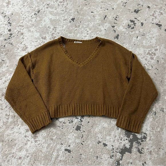 Double Zero Cropped V-Neck Long Sleeve Soft Knit Pullover Sweater Size Medium - Picture 2 of 5